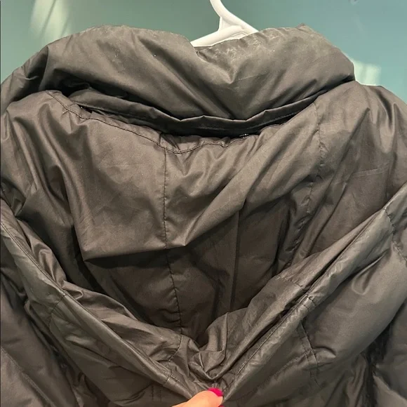 Patagonia Women's down black parka - Picture 9 of 9